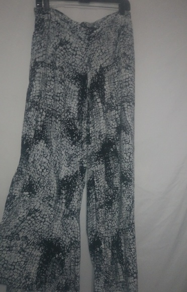 Solitaire Pants - Solitaire L Black White Reptile Wide Leg Capris